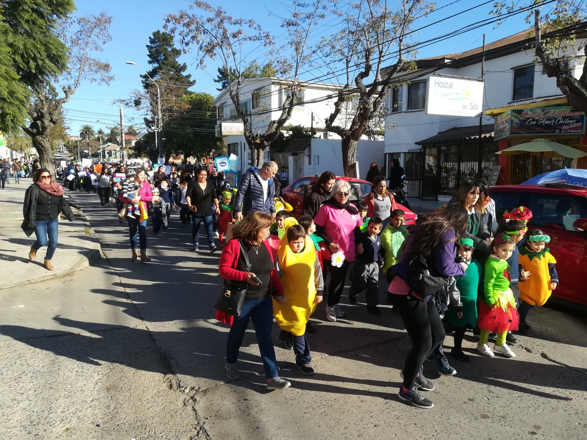 jandresseverino's tweet photo. Hoy participamos de la marcha por el #DiaSinFumar organizada por la @iasdchile @adventistasmchp.
Agradezco a mi amiga y concejala @UrzulaMir por el contacto y gestión para coordinar los permisos respectivos en Quilpué . #DiaMundialSinTabaco https://t.co/28RwN5M4K0