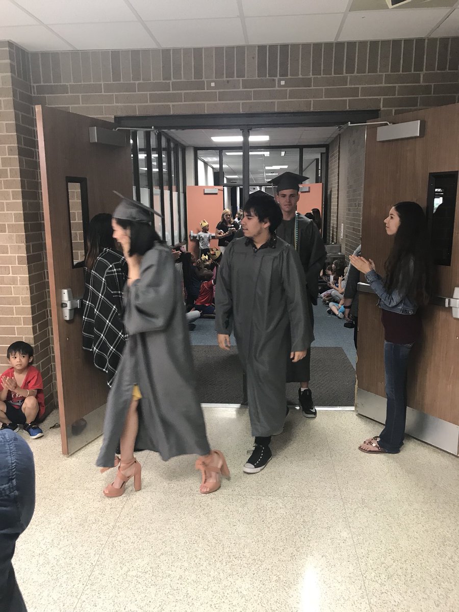 CyLakesPALs's tweet photo. Spartans at Wilson Elementary for the Senior Walk!!! @CFISDCyLakes https://t.co/NQwtBF5BEG