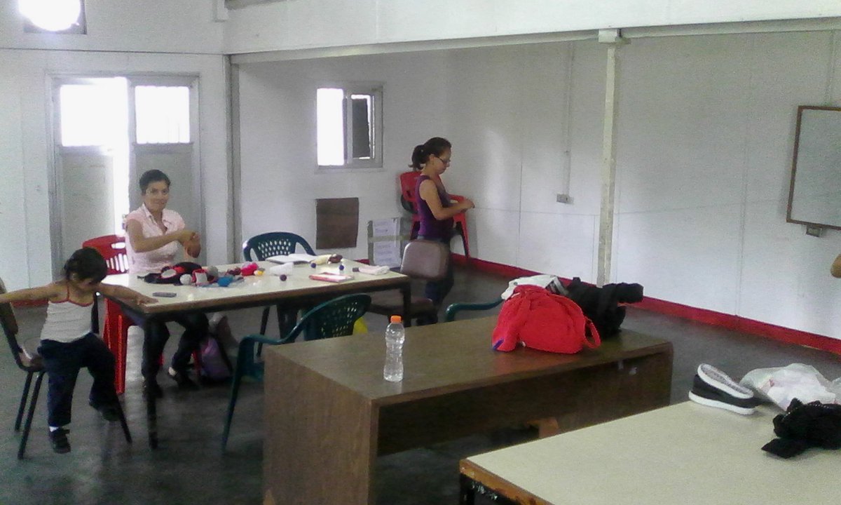 Rigomos's tweet photo. PTP del CFS Samuel Robinson municipio Boconó de @IncesTrujillo7 dicta formacion sobre Tejidos. https://t.co/tIBEcH7URn