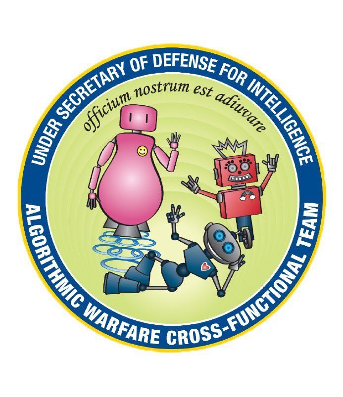 GeekSputnikTV's tweet image. Когда пентагон нанимает google для разработки чего-то секретного под названием #projectMaven а на эмблеме этого проекта нарисованы веселые роботы с надписью по латинский «наша задача вам помочь»... у меня появляется странное чувство что стоит запастись консервами.