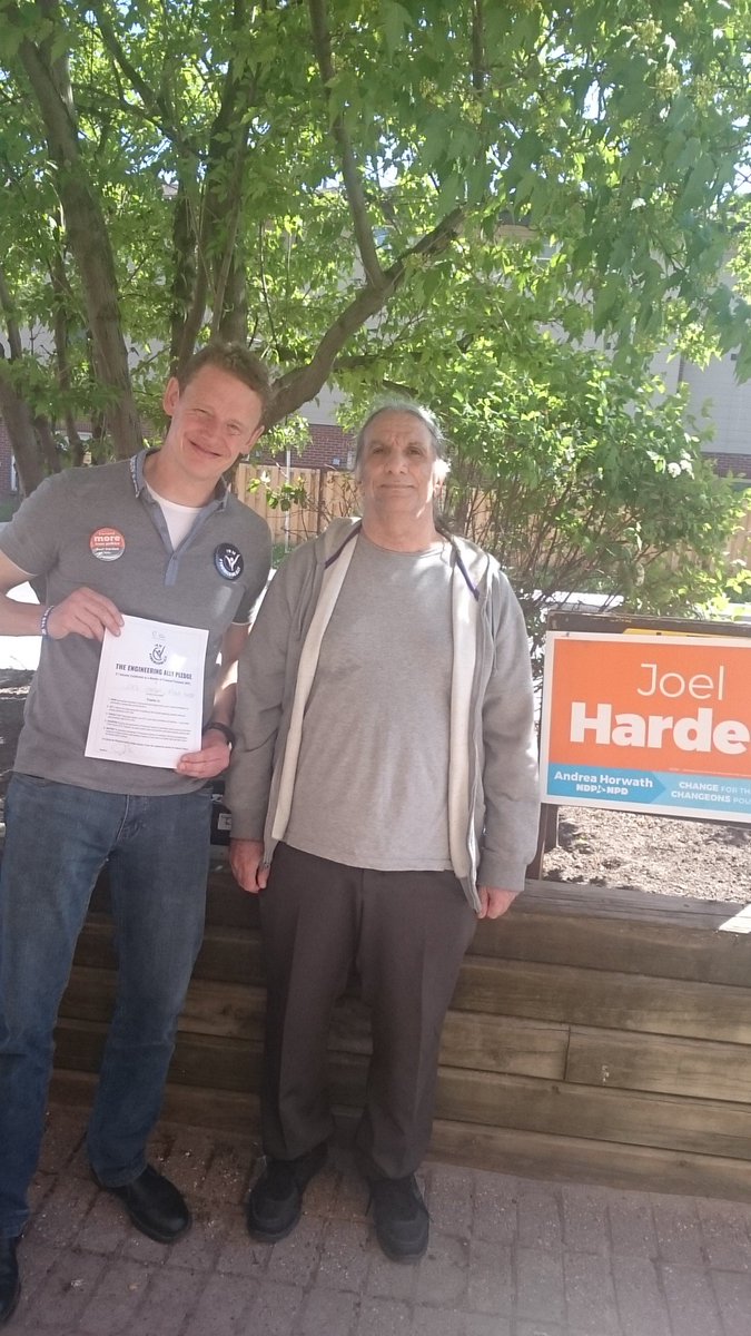 O_S_P_E's tweet photo. OSPE would like to thank @JoelHardenONDP for his commitment to support and consult with #engineers in the Ottawa Centre riding. Thank you for meeting with engineer Foudad Khalil, P.Eng., to sign our #EngineeringAlly pledge! #ONpoli #OnElxn https://t.co/h05PLGeiir