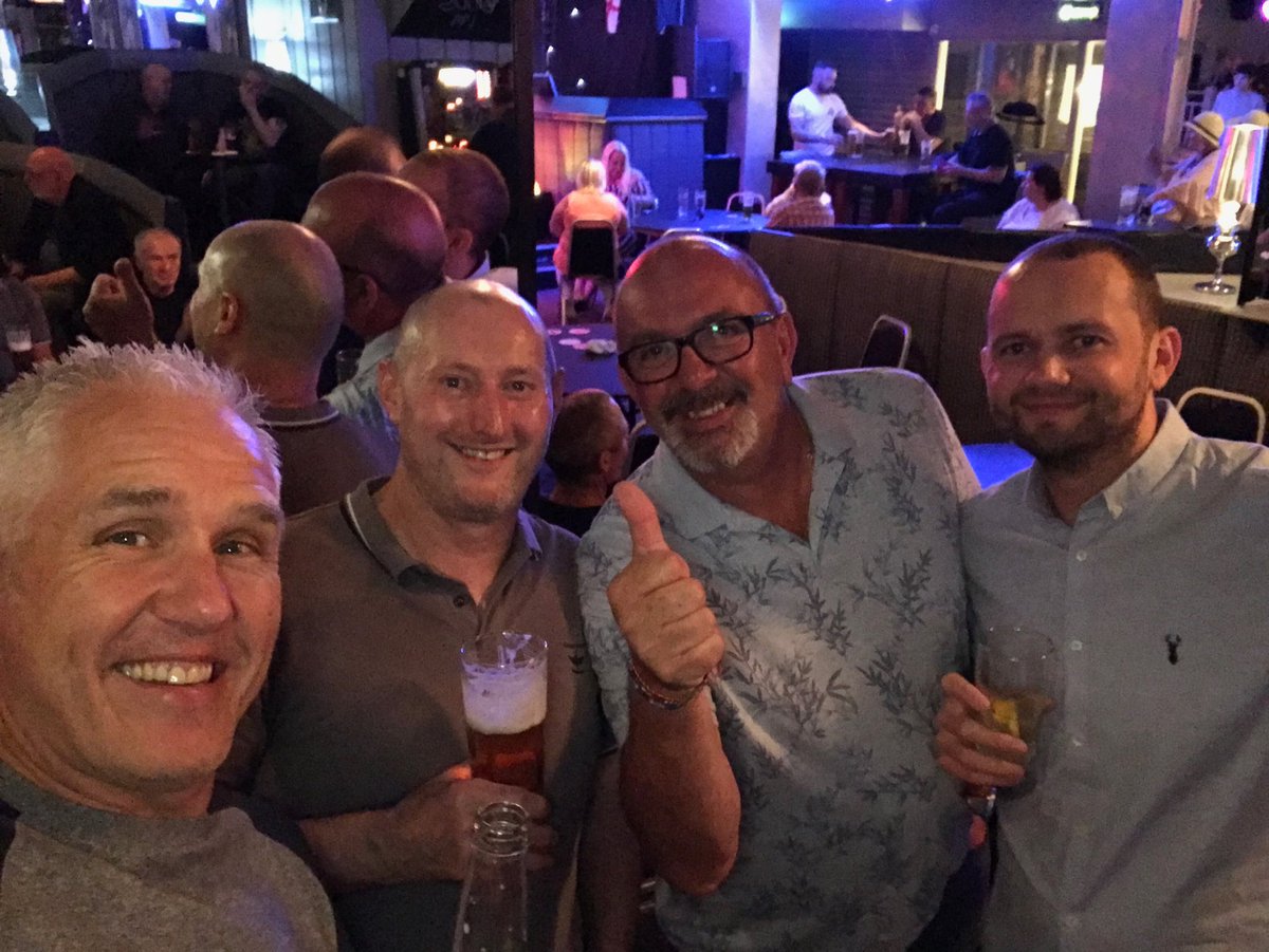 Rocking sika night out @martinbidewell <a href="/hibberd_mark/">mark hibberd</a> <a href="/slippery0165/">phil slatter</a> @SikaTrocal <a href="/ianmudd/">Ian Muddiman FIoR</a>