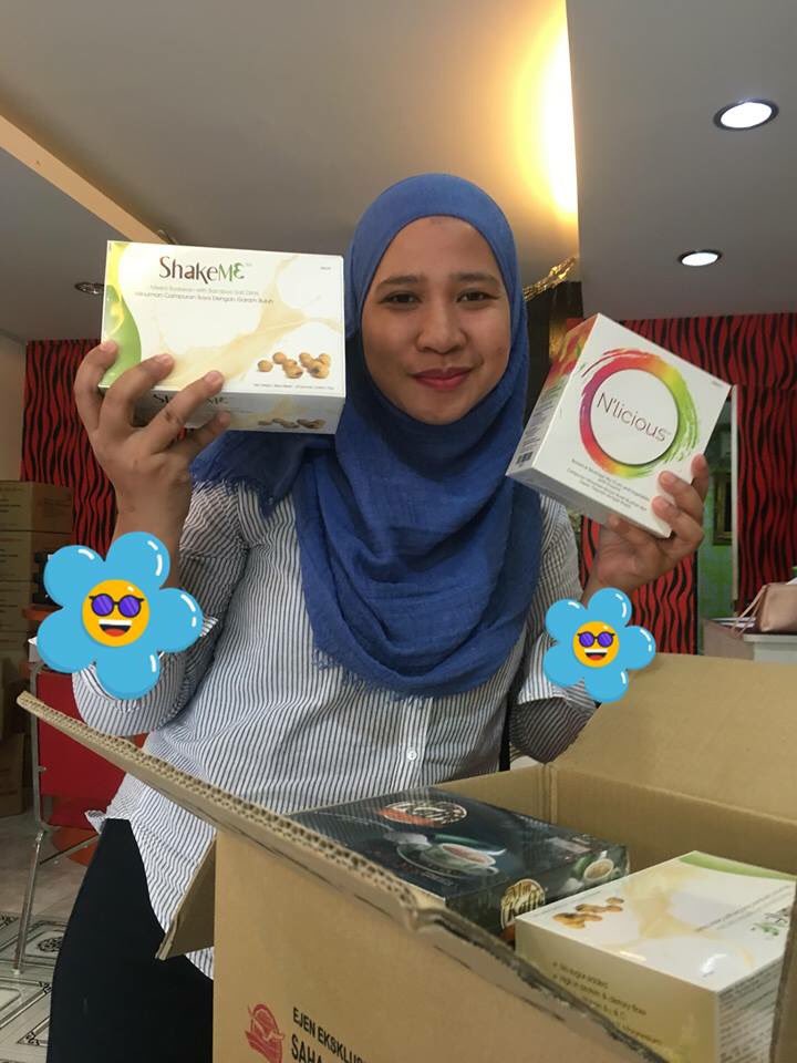 smahanii's tweet photo. Sahur dengan shake me + min kaffe untuk hari ke16 puasa!! https://t.co/gYRsGvxnaz