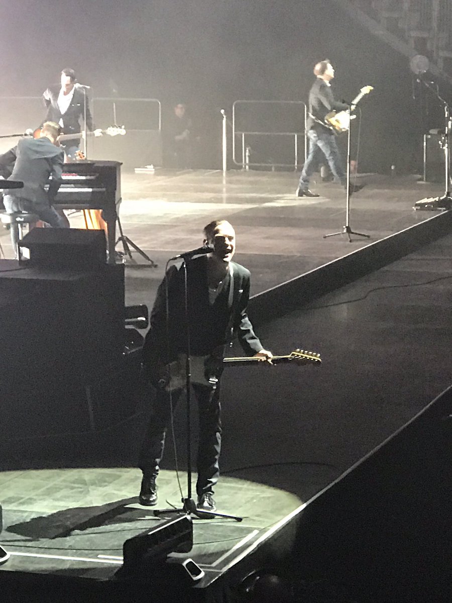 Ontourman's tweet photo. Great Bryan Adams concert at the O2 ! Great last minute tickets close to the stage 🎉Thanks EBay https://t.co/VZpPSt7SXT