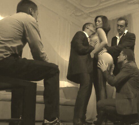 Cuckoldhelper's tweet photo. You can't wait for weekend to come.  True cucky? ♛♦♦♦🔐😂 https://t.co/UHQjQo57St