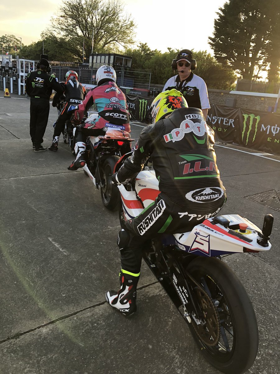 RACING - [Road Racing] TT 2018 - Page 5 DejpXmfXkAI3i_a