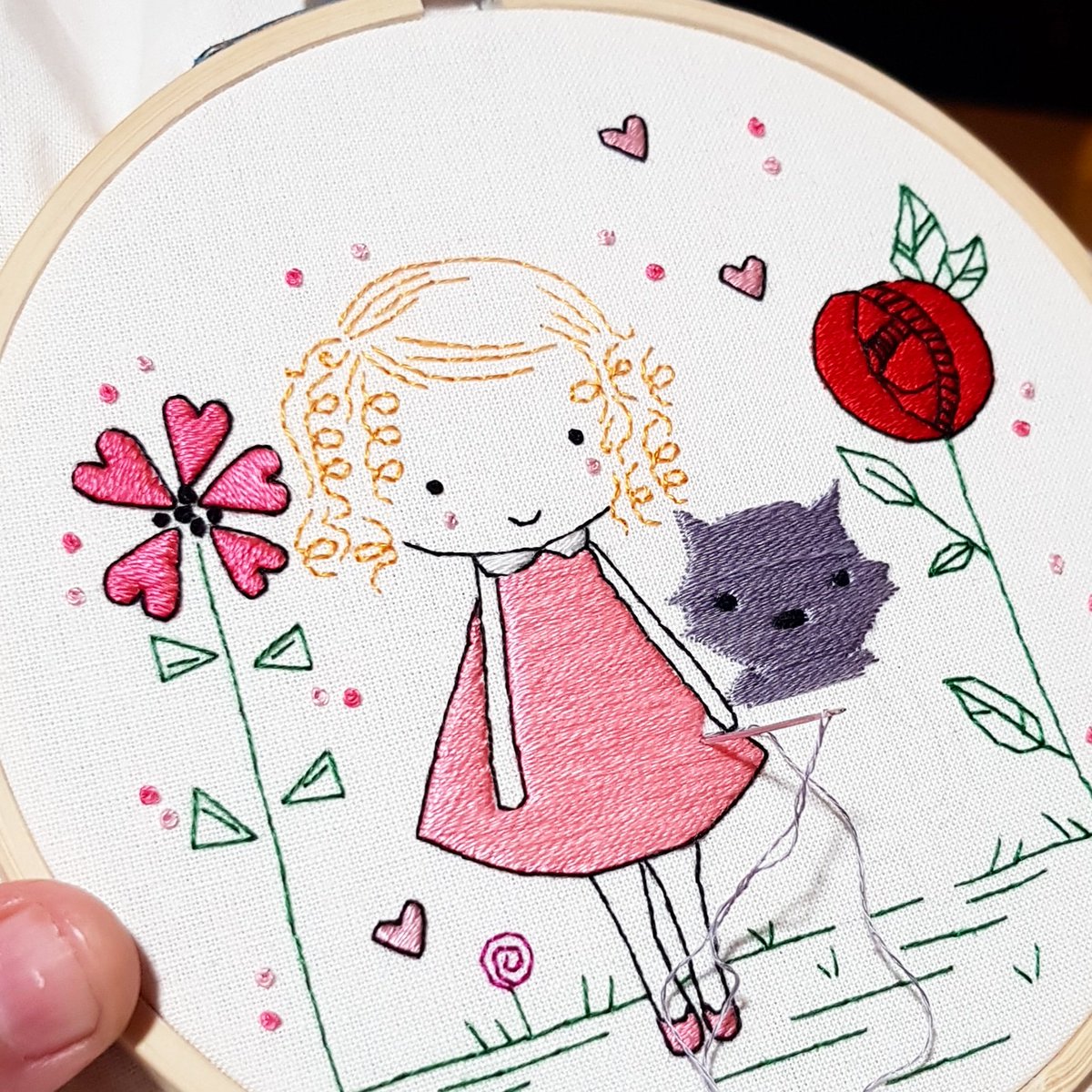 The count down is well and truly on now for me to finish everything 😂 next up we have the adorable @daisyraedesign 😊🐱

#bigpixiecollab #collaboration #handmadehour #crafthour #womaninbiz