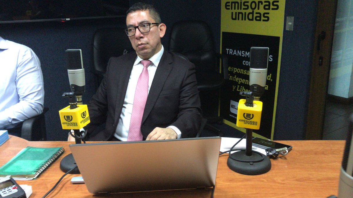 .<a href="/Hora15EU/">Hora 15 EU</a> | “Escuchamos y debemos respetarlo porque es el Presidente de la República, pero puedo apostar que nunca ha leído la Constitución de forma íntegra, ni la ha estudiado, ni tiene la remota idea de que está hablando” dijo Omar Barrios. 📸 Héctor Dueñas.