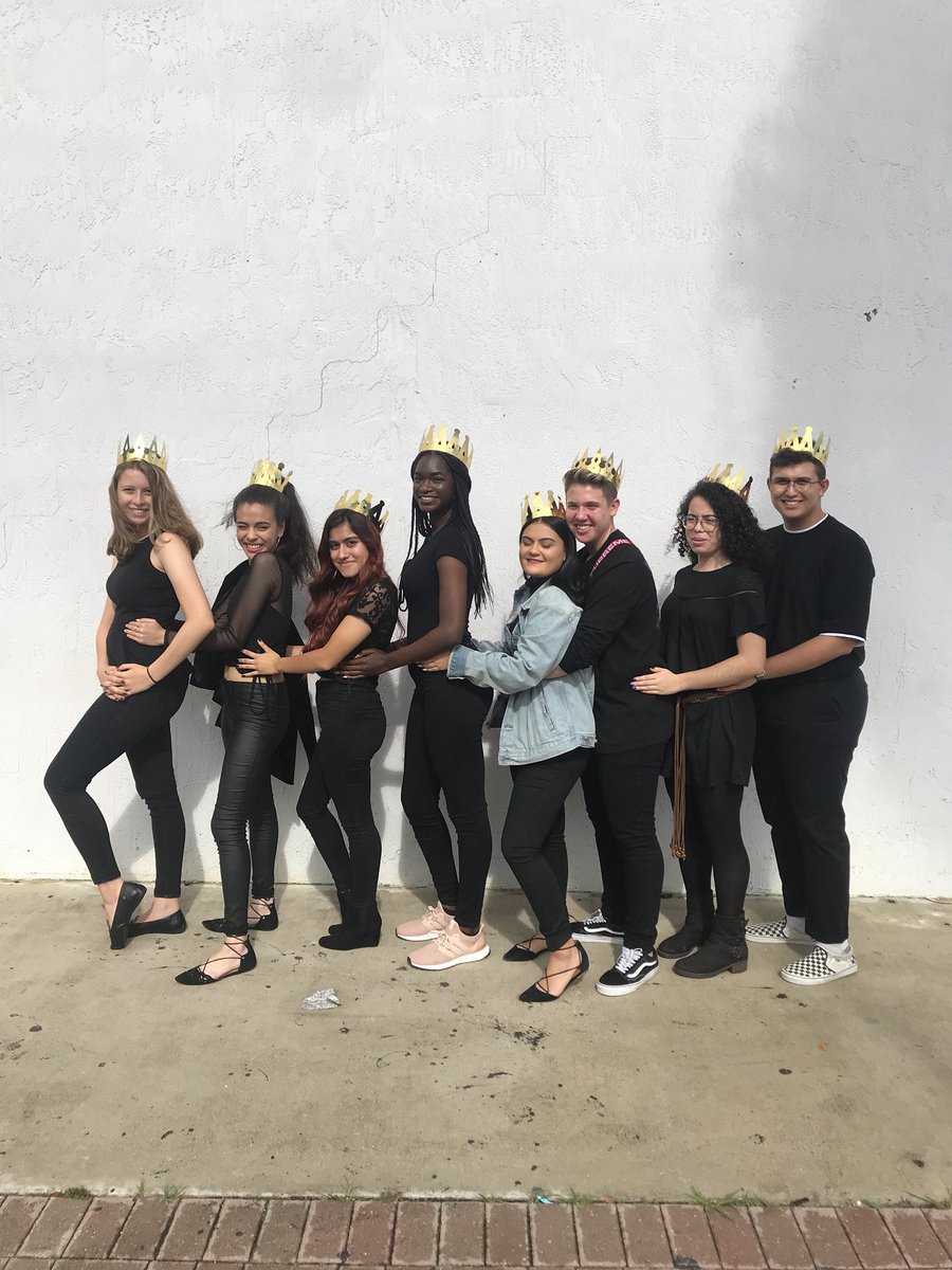 troupe7510's tweet photo. senior step up day 💸 https://t.co/rlQJe7TDNR