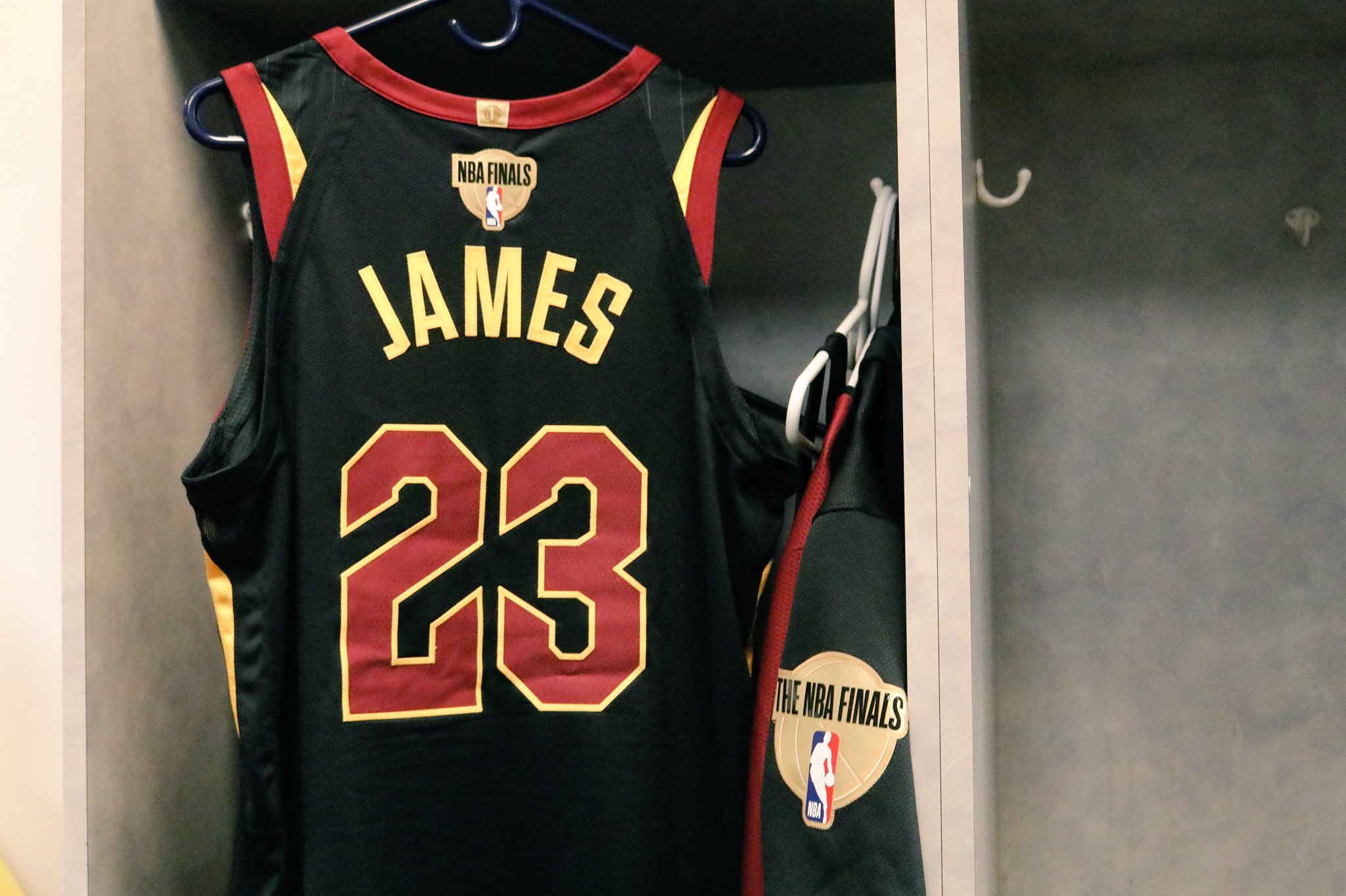 lebron 2018 cavs jersey