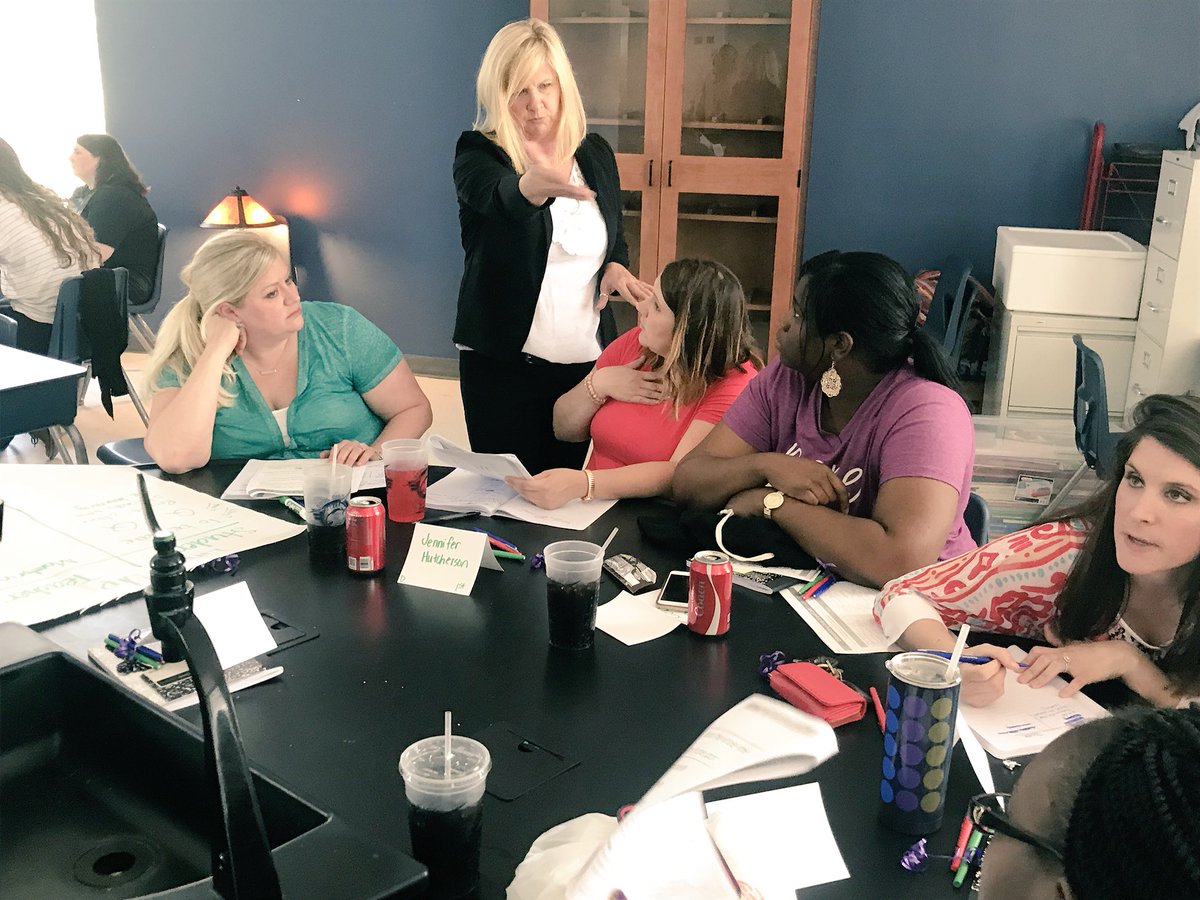 MrsJessForster's tweet image. Excited for some of our new 2018-19 @eStemPCS teachers to come learn more about @eStemDaily5 today! #aboveandbeyond #pd