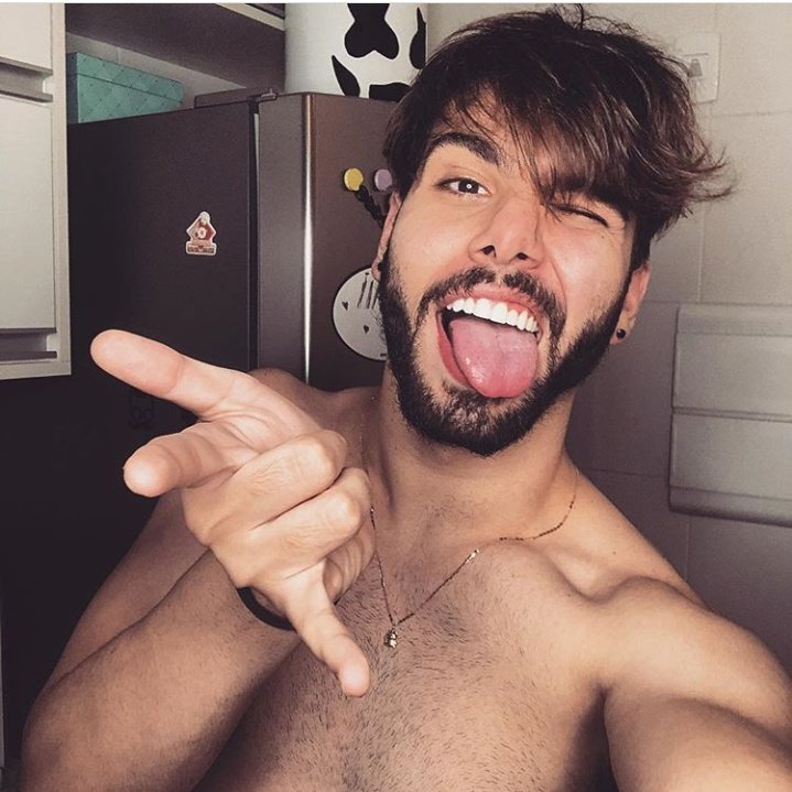 Lucas Olioti on X: r t3ddy é visto atuando como dj aos 3 anos de  idade e vira noticia..  / X