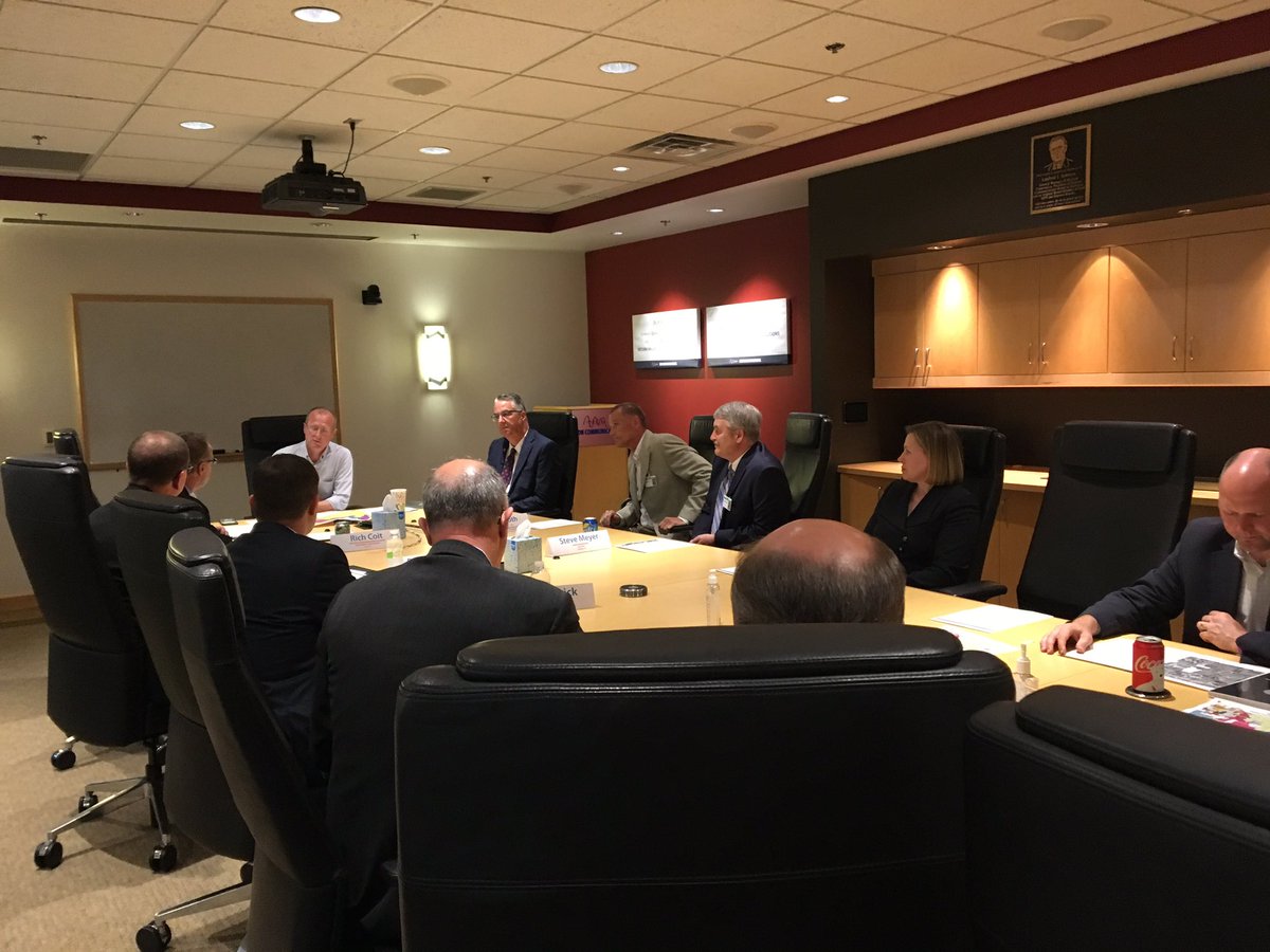 Enjoyed meeing with rural broadband providers in Sioux Falls, SD today. 

Discussed the challenges to rural broadband deployment (including gophers that chew through lines) &amp; the opportunity that broadband brings to communities.