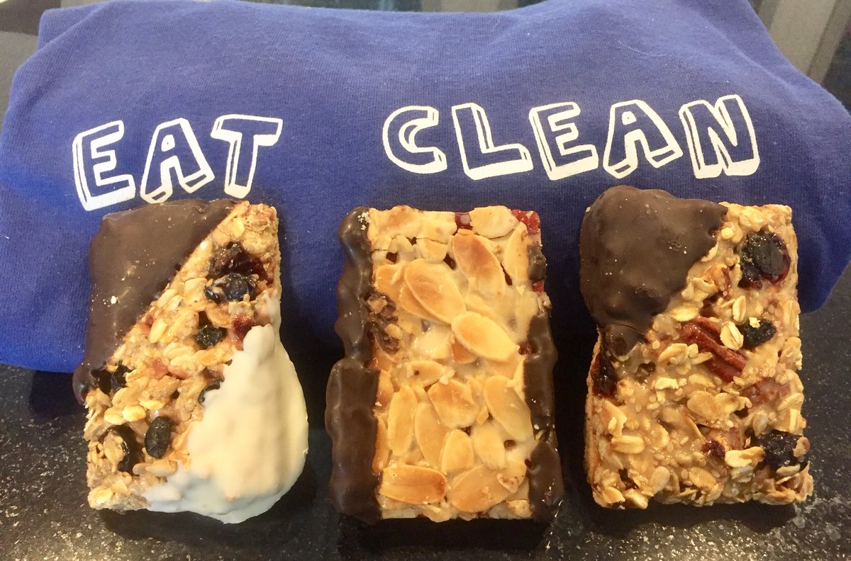 innovationfit's tweet photo. How’s your week going? Are you EATING CLEAN? #cheatdayrules! #eatclean #weightloss #thursday #protein #proteinbars #ontrack https://t.co/YXPCi9BMR0