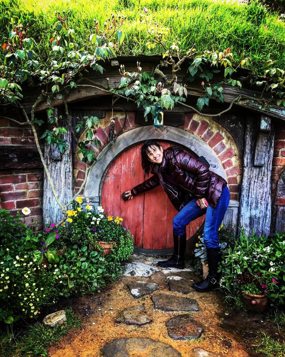 HobbitonTours's tweet image. It's #FellowshipFriday again here in the Shire! This week we're loving this shot from queengtaw on Instagram. Share your images from your visit to Hobbiton Movie Set with us using #hobbiton or #hobbitintours to feature.