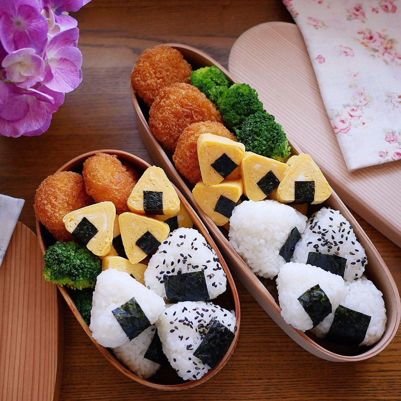 Mayumi 今日のお弁当は こにぎり と おにぎり卵焼き お弁当 お弁当記録 お弁当作り楽しもう部 お弁当の記録 お弁当部 常備菜 つくおき つくりおき コロッケ おにぎり T Co Smx7gqit Twitter