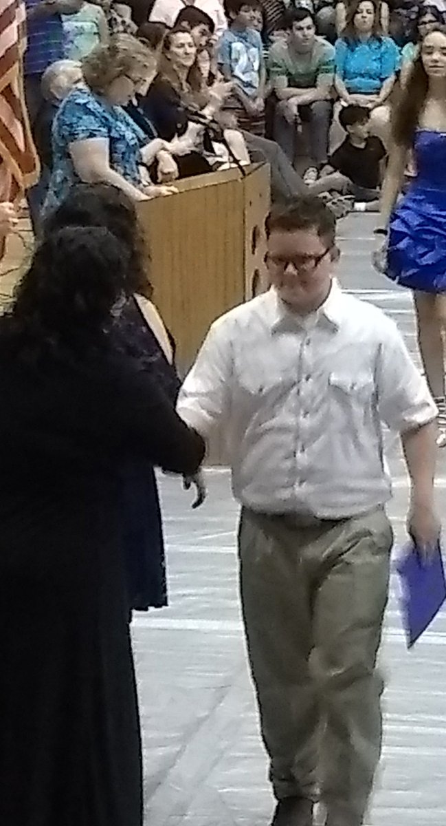 joyloubusby's tweet photo. At Tippit Middle School this morning celebrating 8th graders becoming freshman all 340+ of them #classof2022 #tippittitans @TippitTitans https://t.co/HFodeM8Z2R