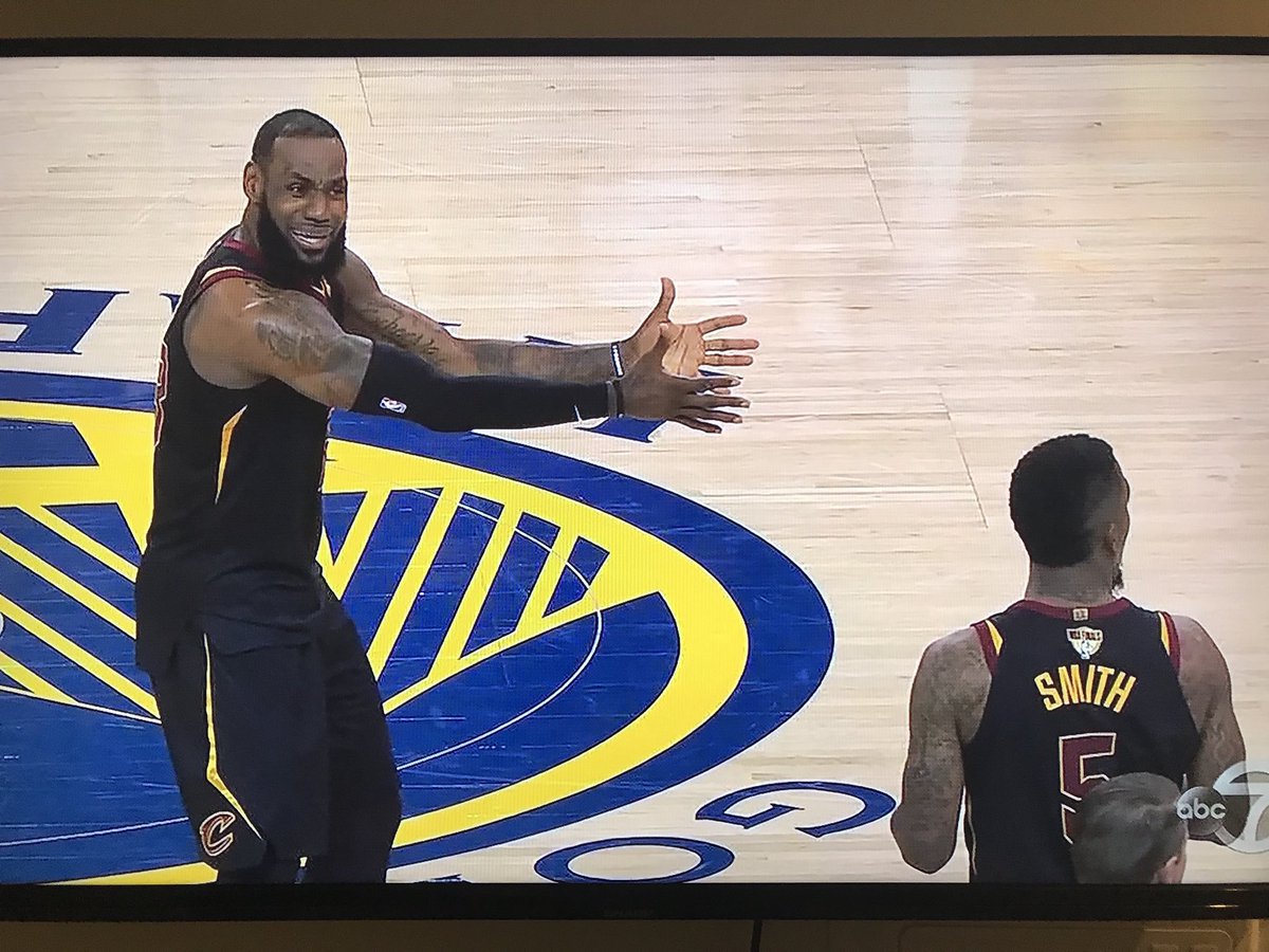 tvippolis's tweet image. Lebron did everything to win this game and he can’t even count on his team to remember the score 😂