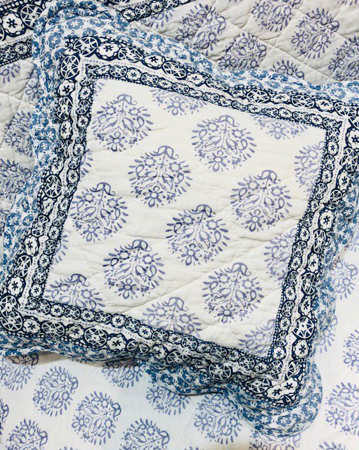 キャトル セゾン V Twitter 福岡 コムニタキルト ブロック風プリント生地のキルトカバー入荷いたしました ソファーなどにかけて 夏の爽やかなお部屋の模様替えにいかがですか キャトルセゾン Quatresaisonsc T Co Ghohuboyvd T Co Wvmwkoe3yq