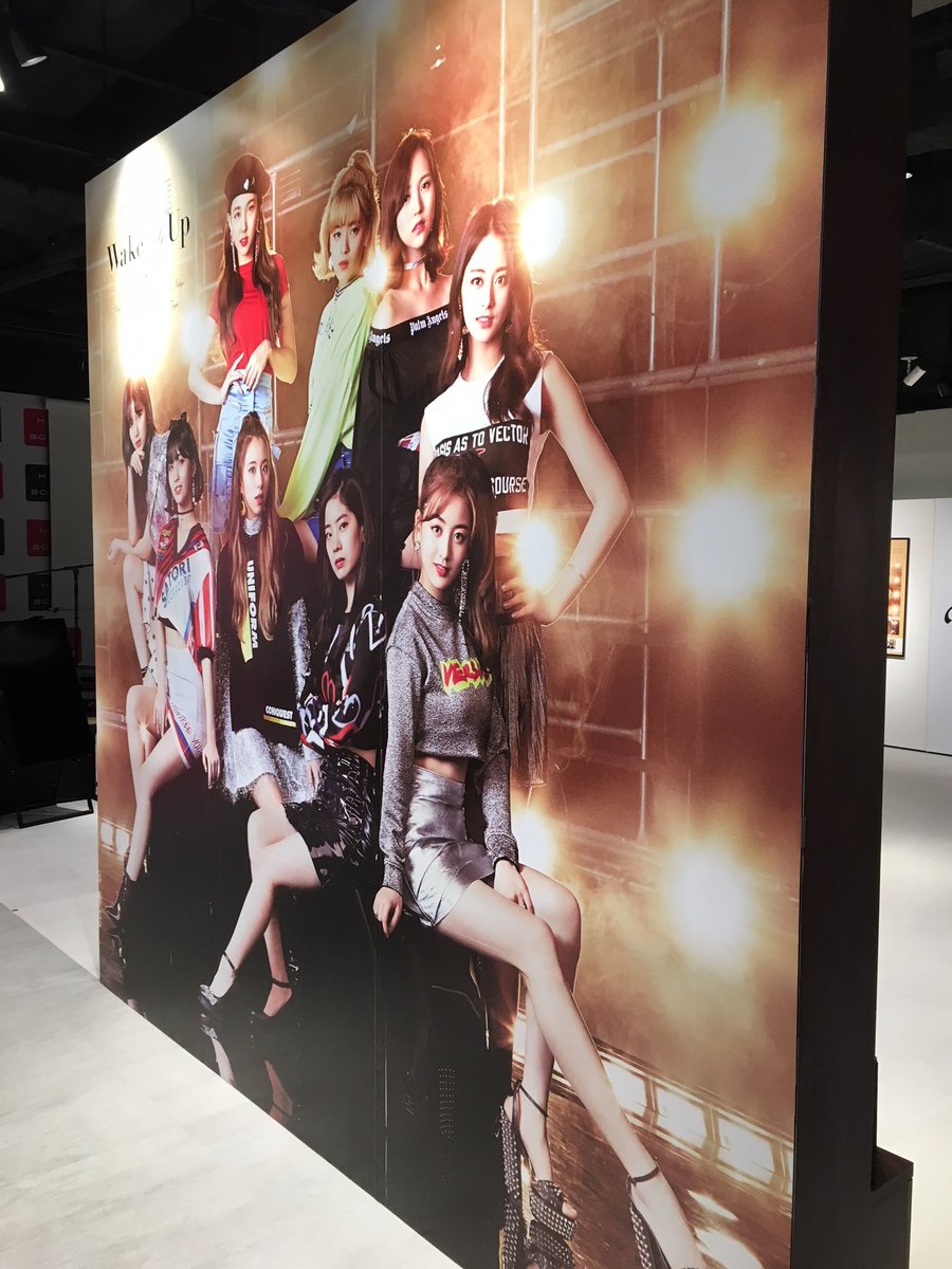 twice おまけ 専用 おまけ付き！】TWICE CANDYBONG Z ペンライト - メルカリ