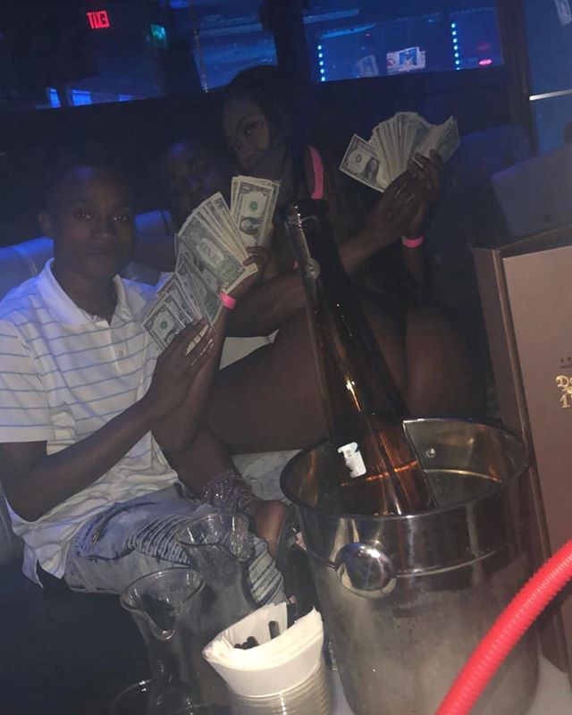 i_amcfg's tweet photo. I had Just Told her “ bitch u must be crazy ill Frontline walk on any hoe “ 😂 #im18now https://t.co/UQJHsc5zKk https://t.co/YtzXNhIYZ3