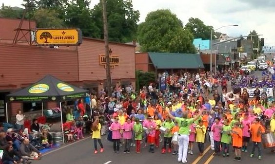 Taking the kids to the Junior Parade next Wednesday? Swing through our pub for lunch before the festivities begin. Open at 11 am and the parade starts at 1 pm. #paradefun #hollywooddistrict