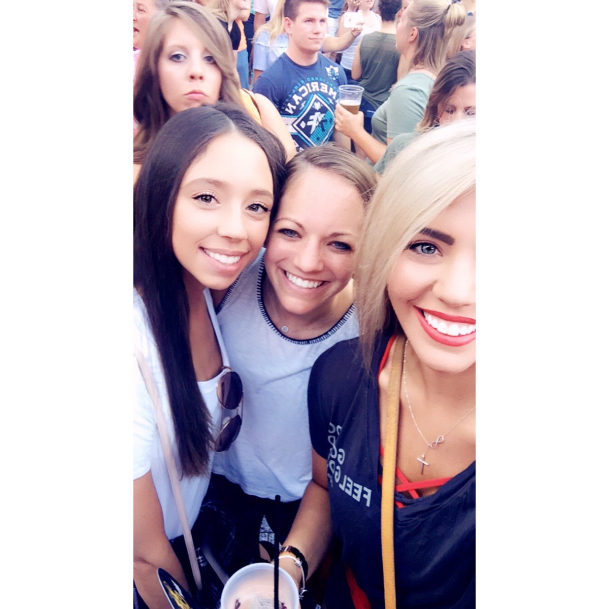 tgehlen's tweet photo. Ready for Kip Moore! #HCNKC https://t.co/QOkcuj9GJF
