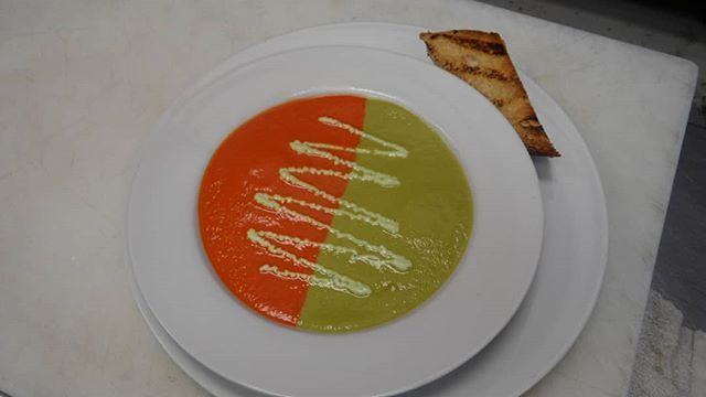 kenmarecatering's tweet photo. There's a lot you can do with soup, look how we gave our guests two unique tastes! Catering by @KenmareCatering. #recipe #Chicago #IL #chitown #loop #love #dinner #yum #KenmareCatering #cook #foodie #delicious #chef #cooking #yummy #foodporn #instafood #… https://t.co/OAGpvvVSYc https://t.co/9PFzTjOt5I