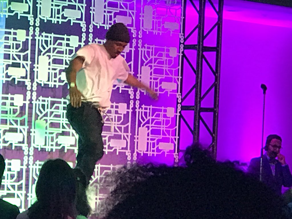 courtin44's tweet photo. #ChampsOfEd @TLPCanada Rapping it out tonight @ Tribute Dinner with Unity Charity. All about tapping talent to propel learning. https://t.co/CzblU7kad7