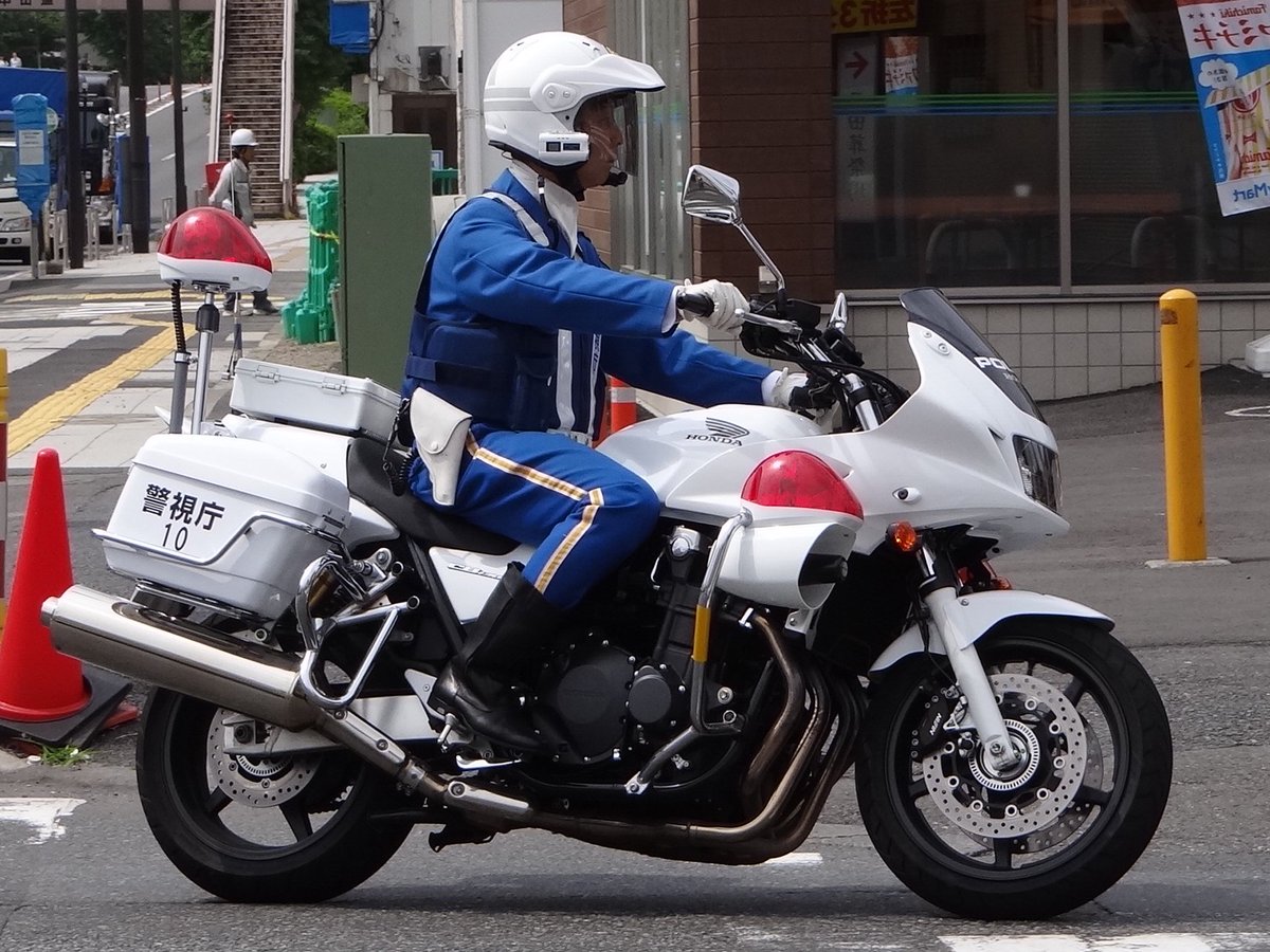 RyotoRESCUE's tweet photo. ココ最近の収穫
1枚目 巣鴨2
2枚目 品川1
3枚目 警視204
4枚目 10交機白バイ https://t.co/7OBznwee4X