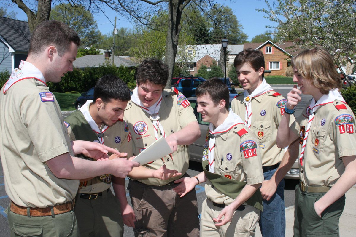 RobColonnaBSA's tweet image. Scouts get to lead each other in Boy Scouts! #TBT