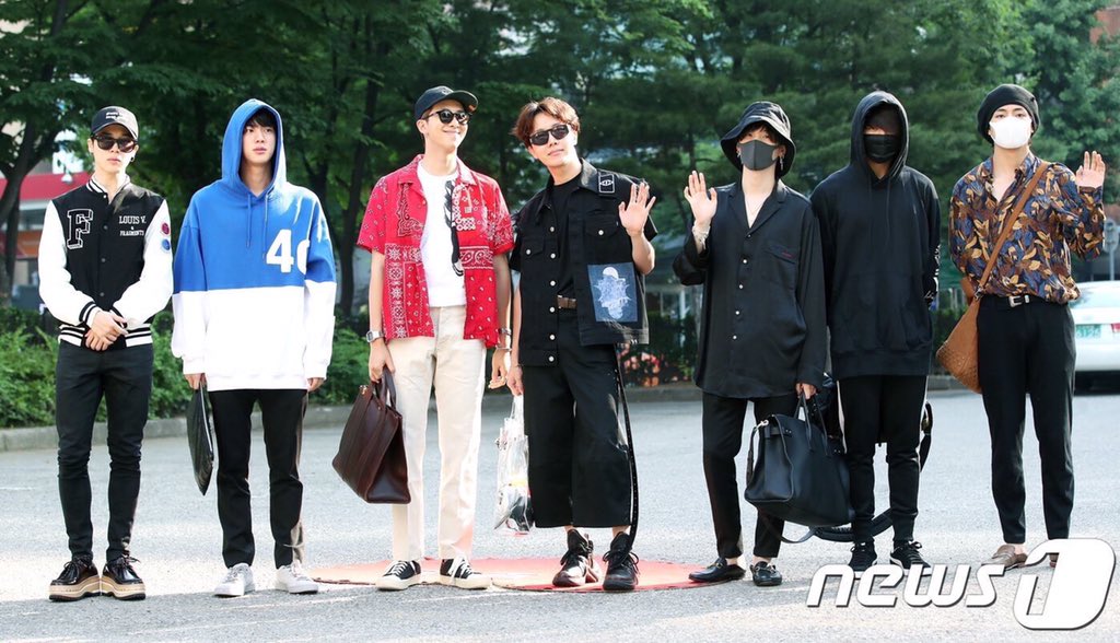 BTS_Thailand's tweet photo. [📷 PRESS] 180601 @BTS_twt at Music Bank https://t.co/roMk7lWOKu