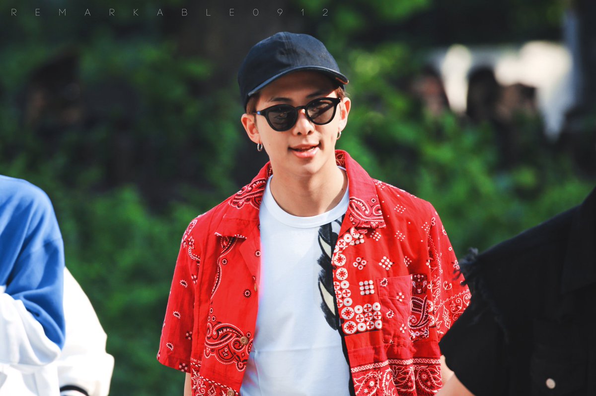 NamjoonBiasedHN's tweet photo. Fotos📷|180601 @BTS_twt 

BTS llegando a los estudios de KBS para la grabación de Music Bank!💜

#RM

#PremiosMTVMiaw
#MTVLAKPOPBTS https://t.co/U4pTZFOxYy