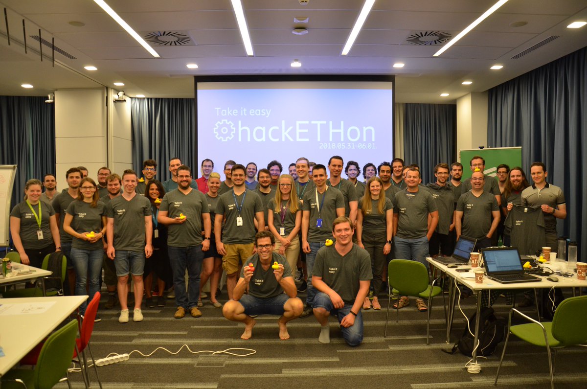 hon_et's tweet photo. Midnight photos of #hackethon24 https://t.co/FzdhkMsynb