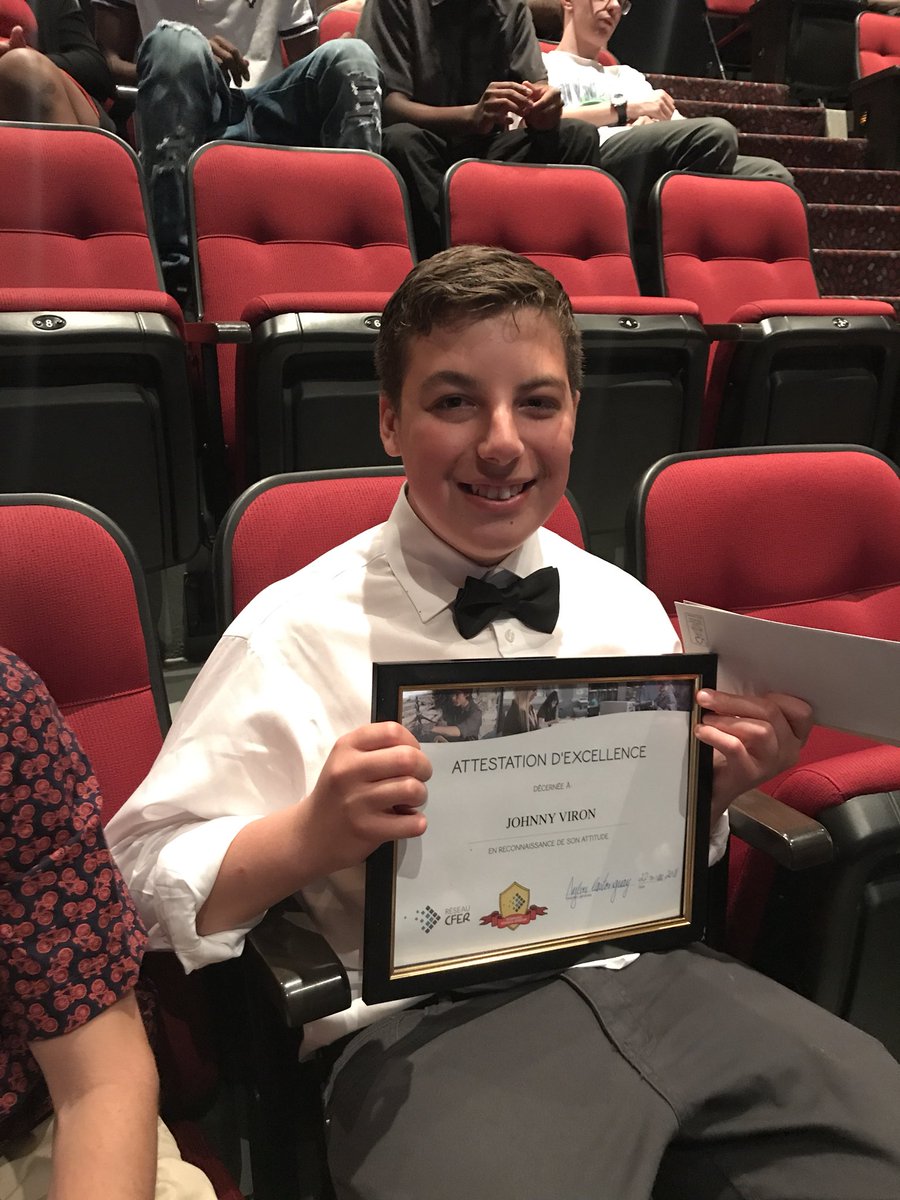 Cferhrhs's tweet photo. So proud of our student Johnny for winning CFER Heritage’s best attitude award. Such a deserving student. #olympiadesreussitejeunesse #OlympRJ #cferpic #reseaucfer #olympiadRJ https://t.co/16CDg6J2Af