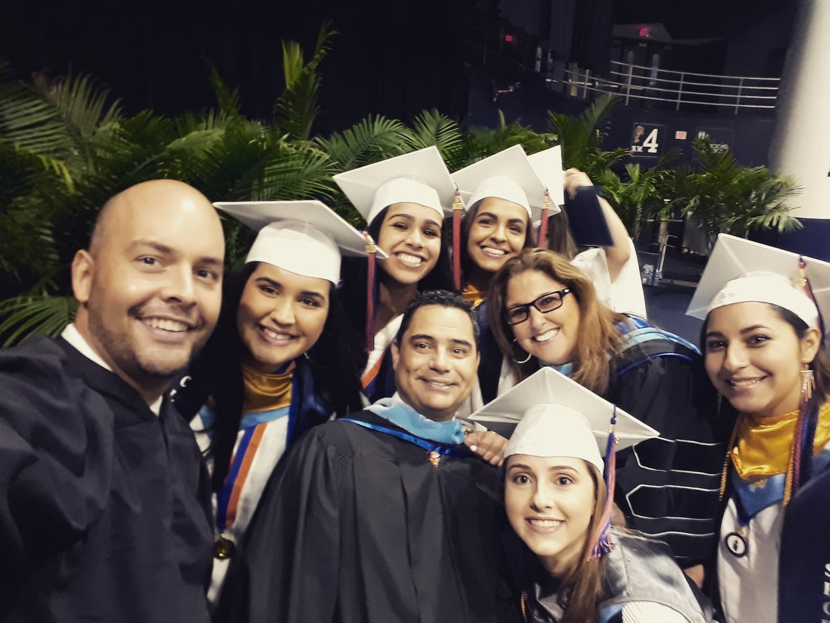 MayorMannyCid's tweet photo. Congratulations to the @HMLSrHighSchool Trojans class of 2018! Honored to have spent the evening with you all. #iheartmiamilakes #HML2018 https://t.co/ZGdquUuejx