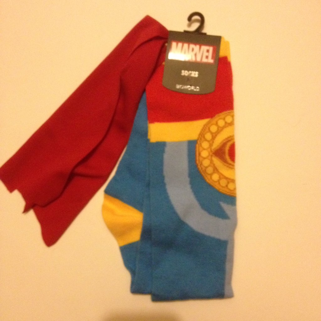 SanctumBlog's tweet image. 9/14

No longer content to merely SHOW the #CloakOfLevitation , the items from now on almost all INCLUDE an ACTUAL #cloaky,
while emulating #doctorSTRANGE garb with #EyeOfAgamotto, tunic and sash.