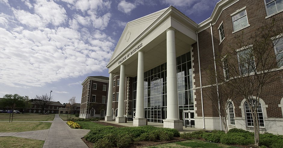 Come visit the most beautiful campus in the state! Campus tours are available Monday – Friday at 10 a.m. and 1 p.m. Sign up here: gopurple.uca.edu/Ellucian.ERecr…