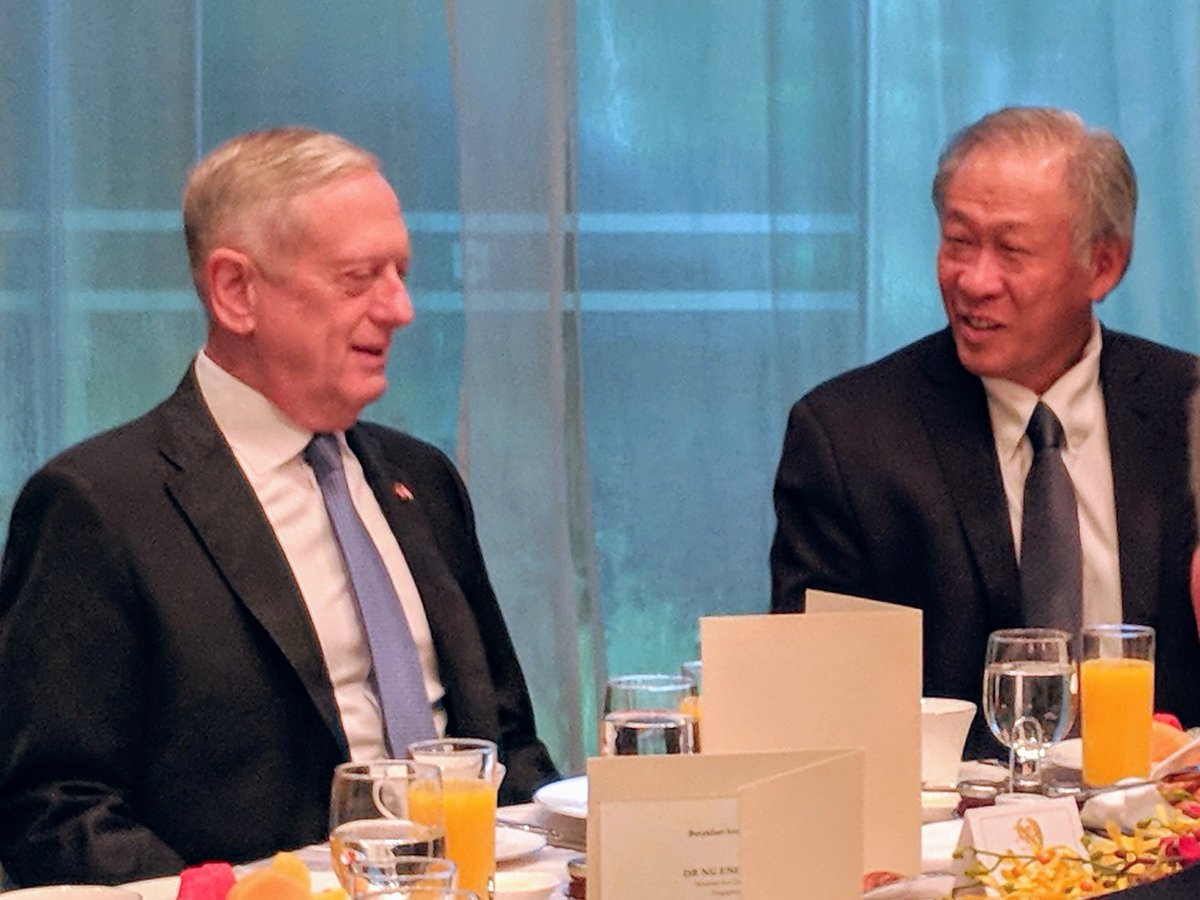 DefenceMinSG's tweet photo. As always, a pleasure and delight to host breakfast for my good friend US #SecDef James Mattis on the sidelines of @IISS_org’s Shangri-La Dialogue. Discussed key regional security developments and reaffirmed excellent defence relations between #🇸🇬 and #🇺🇸
#SLD18 https://t.co/tBo7tmRWMB