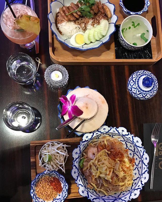 laotablesf's tweet photo. You know you're craving some noodles & rice. 😏
🍽 Lao Table 📍149 2nd Street, SoMa
🍚"Khao Mun Gai" Chicken & Ginger Rice Bowl
🍜“Pad Mee Lao" Prawns
📷 @lesanne415
.
.
.
.
#laotable #loas #laotian #bayarea #sanfrancisco #bestfoodssf #sfeats #sffoodie #sflafood #sfasian #laoc… https://t.co/CWxGcOegFx