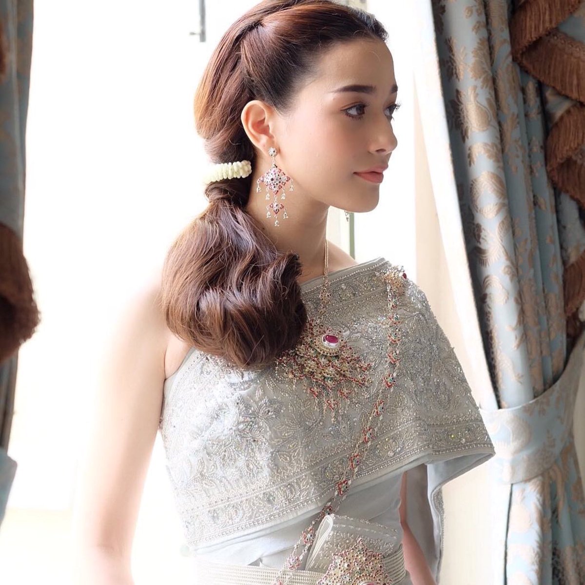 YeenaSalas_'s tweet photo. เร็วๆนี้. #finaleweddingmagazine #yeenasalas #chartmakeup 💋💄 #จีน่าญีนา
ig : troy999 https://t.co/ZsygUfbjOa