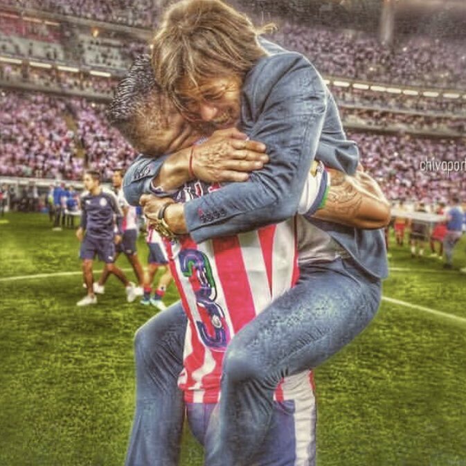 carlossalcido7's tweet image. Tú sabes lo que significas para mi y mi familia, tú sabes que me hiciste más guerrero, tú sabes que no formaste un equipo hiciste una FAMILIA, y esa FAMILIA está contigo, es x eso que no entiendo muchas cosas, TE QUIERO AMIGO como un día me lo dijiste #teextrañaremos