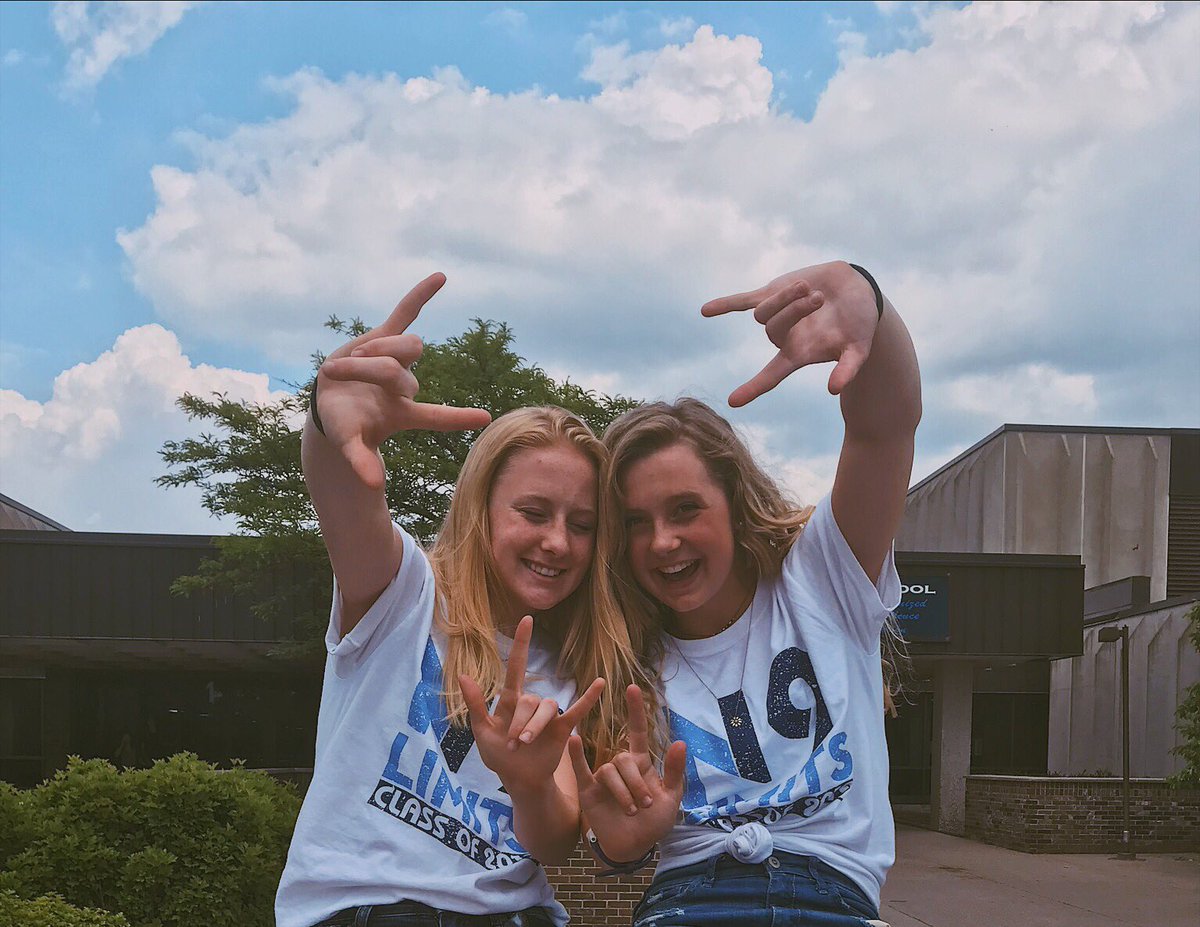 sarahholsonn's tweet photo. Señoritas https://t.co/9kS1QHbLXd