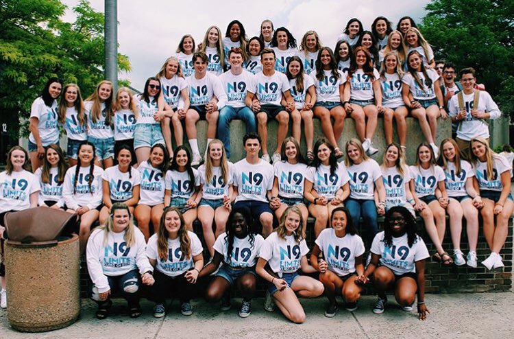 sarahholsonn's tweet photo. Señoritas https://t.co/9kS1QHbLXd