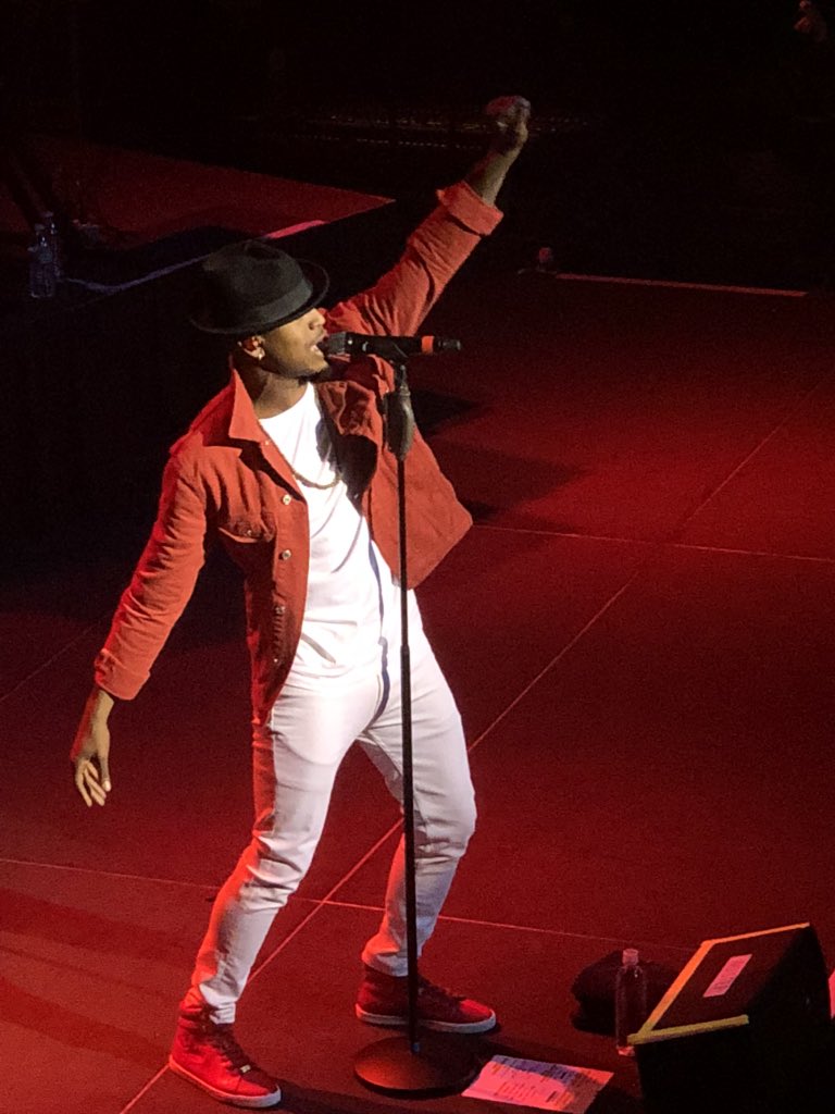 mal_sofastaii's tweet photo. Hey, @NeYocompound welcome to #Baltimore! @kaneshow #2ndchanceprom 📸: @robkruz https://t.co/BwAHFINUPa