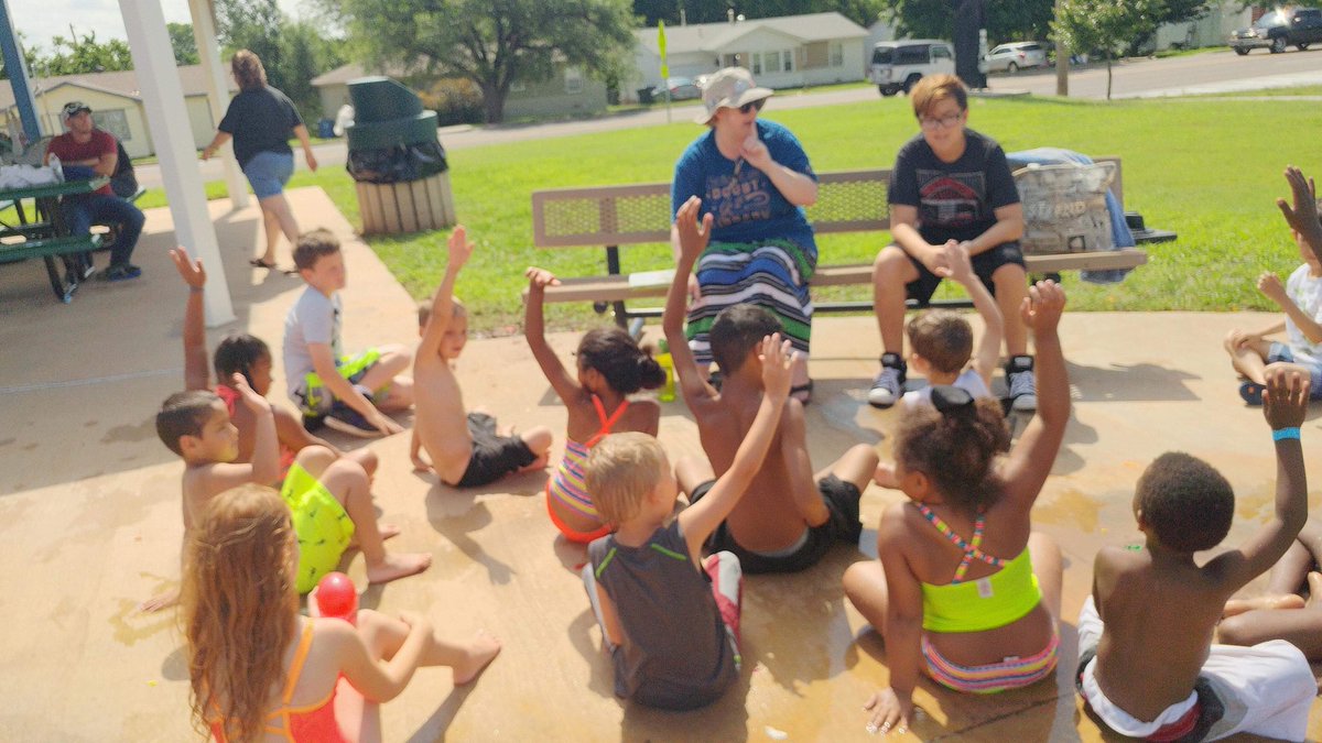HeatherCoryLMS's tweet photo. Summertime Storytime at the Splashpad was a success.  Past, current, and future Midwest City Elementary Jets were represented as well as neighborhood friends.  Summer Community Outreach keeps us all connected this summer @middelnews @middelsupt @UCOLME #mdpurpose https://t.co/oNLsfhDtag