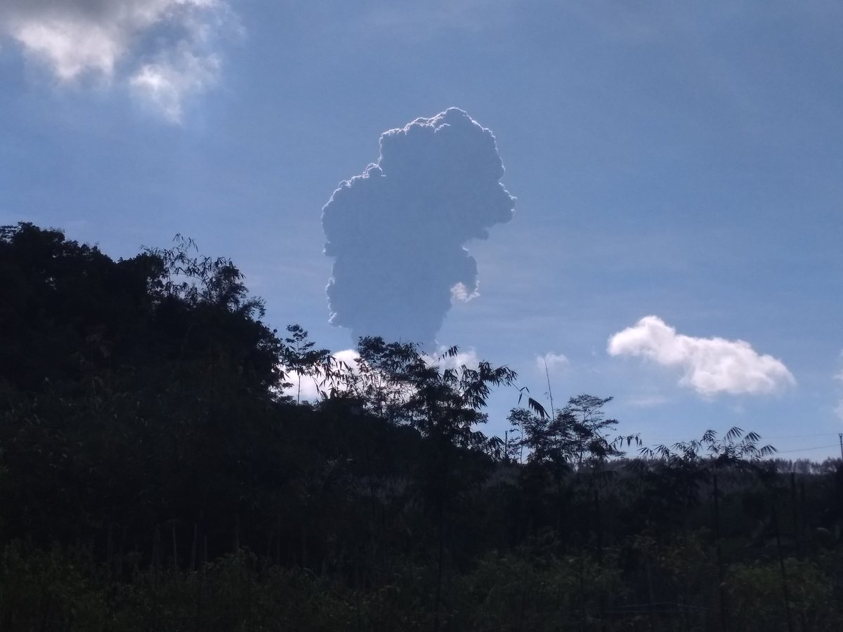 info_samigaluh's tweet photo. @merapi_news dari Samigaluh , kulon progo,  08.40 https://t.co/4ecm8HTAKa