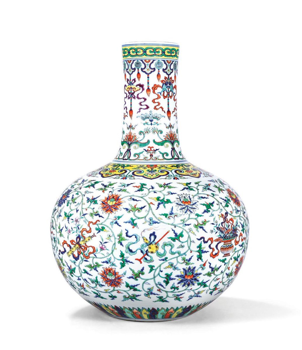 Here’s our famous vase (which just sold for $14.5 million) on view in 1978. The original donor, Mildred Tabor Keally, stands to the left. #tbt #throwbackthursday <a href="/ChristiesInc/">Christie's</a> <a href="/KJRH2HD/">2 News Oklahoma</a> <a href="/FOX23/">FOX23</a> <a href="/KTULNews/">NewsChannel 8 | KTUL</a> <a href="/tulsaworld/">Tulsa World</a> <a href="/artnet/">Artnet</a> <a href="/middlewest/">Scott Stulen</a>