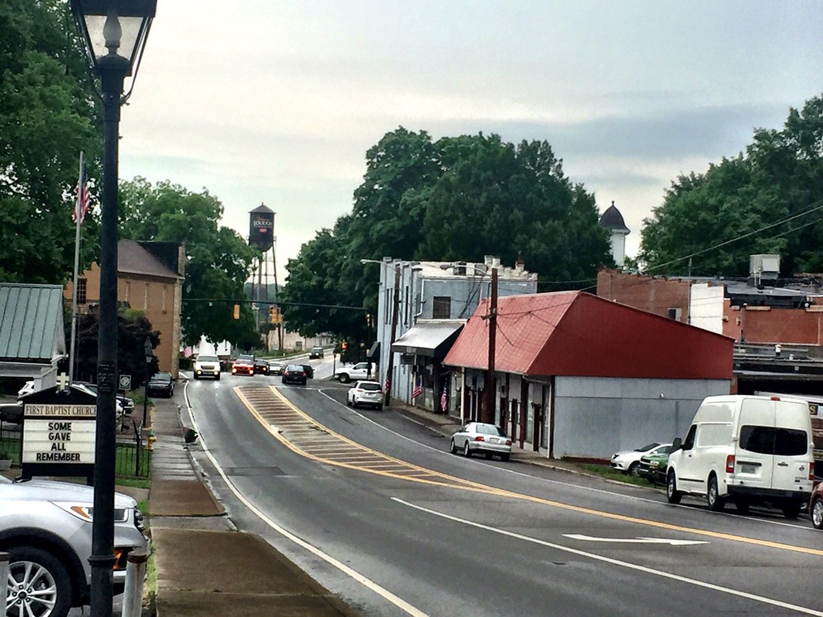 thisgrltravels's tweet photo. So excited to be in @visitloudon in #Tennessee! Looking forward to discovering the great things this county has to offer. #VisitLoCo https://t.co/8RgelzJivw