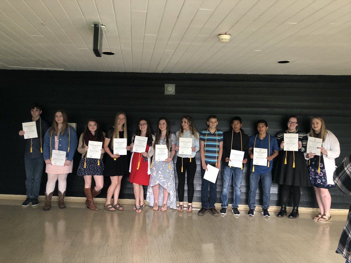 BeckyBr88380678's tweet photo. #Timberwolfpassion214 #NationalHonorSociety https://t.co/xNMBhgCaQ6